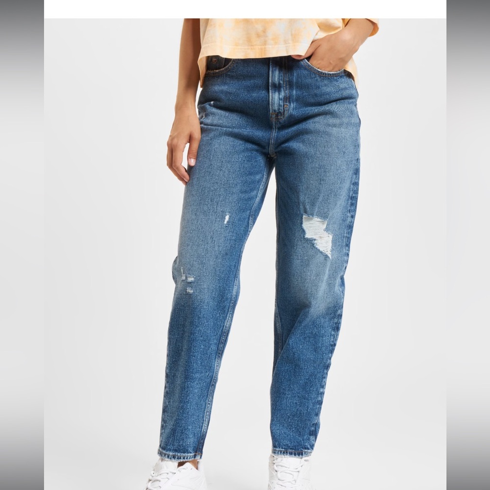 Boyfriend Refuge Jeans - Medium Wash